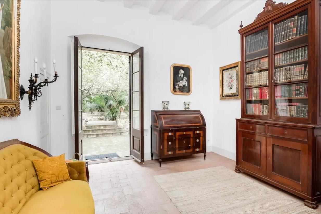 Can Rovira - Stunning Neoclassical Mansion, Just 20 Min Drive From Barcelona City Center, Ideal For Groups And Families Alella Eksteriør billede