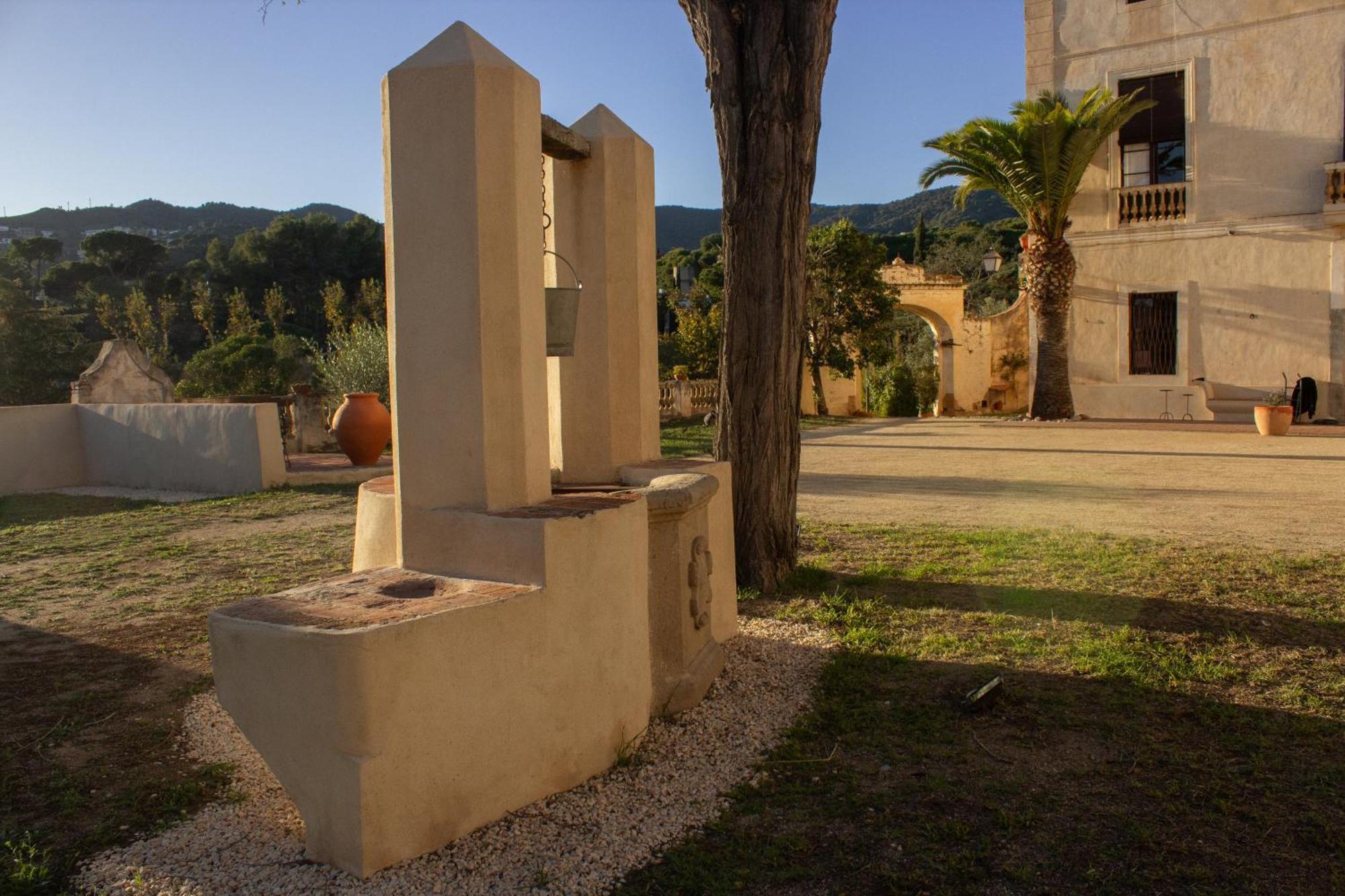 Can Rovira - Stunning Neoclassical Mansion, Just 20 Min Drive From Barcelona City Center, Ideal For Groups And Families Alella Eksteriør billede