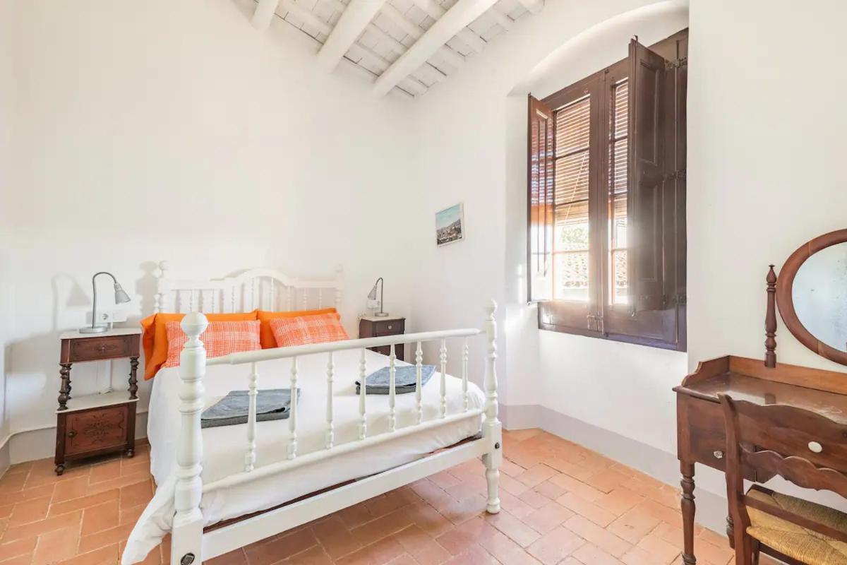 Can Rovira - Stunning Neoclassical Mansion, Just 20 Min Drive From Barcelona City Center, Ideal For Groups And Families Alella Eksteriør billede