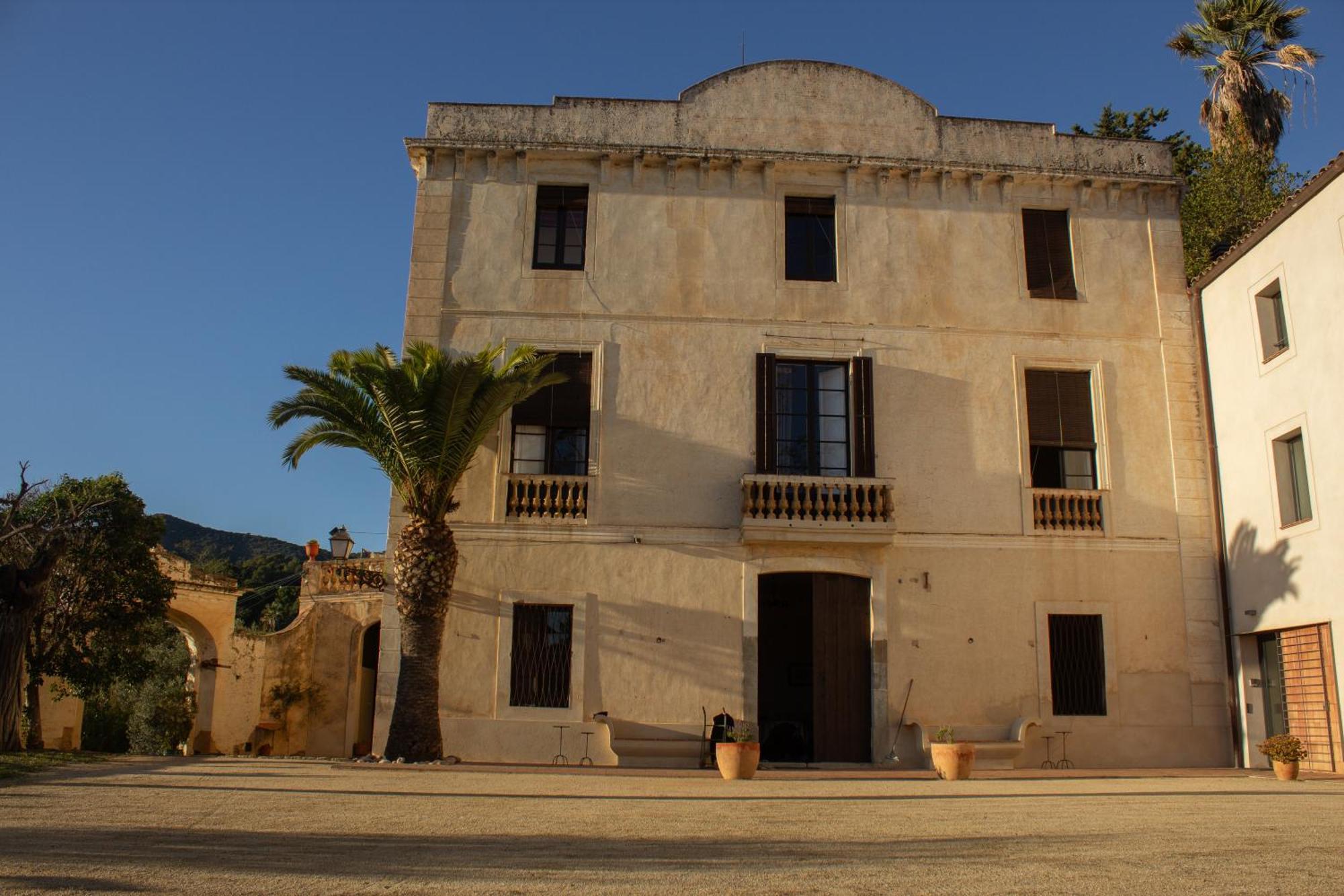 Can Rovira - Stunning Neoclassical Mansion, Just 20 Min Drive From Barcelona City Center, Ideal For Groups And Families Alella Eksteriør billede